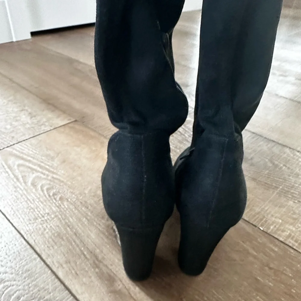 Elegant Black Over the Knee Boots - Picture 6 of 7